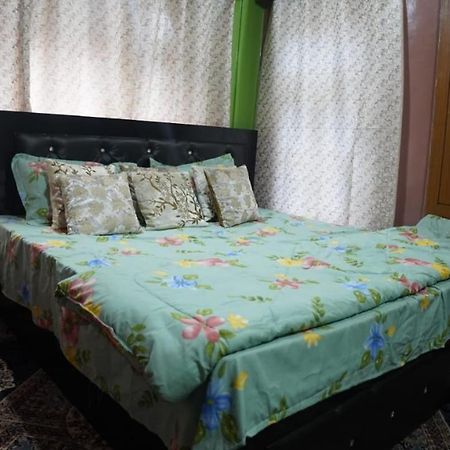 Wani Guest House Gulmarg Exterior photo