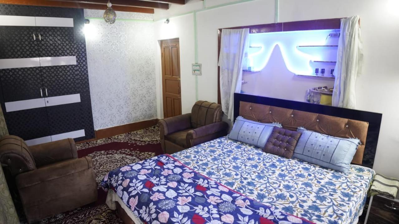 Wani Guest House Gulmarg Exterior photo