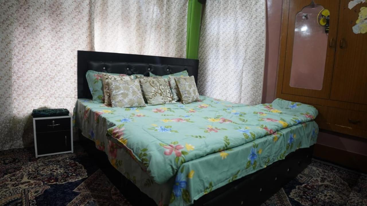 Wani Guest House Gulmarg Exterior photo